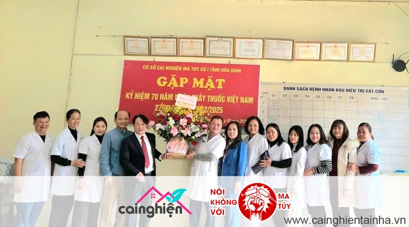 Cán bộ nhân viên trung tâm cai nghiện